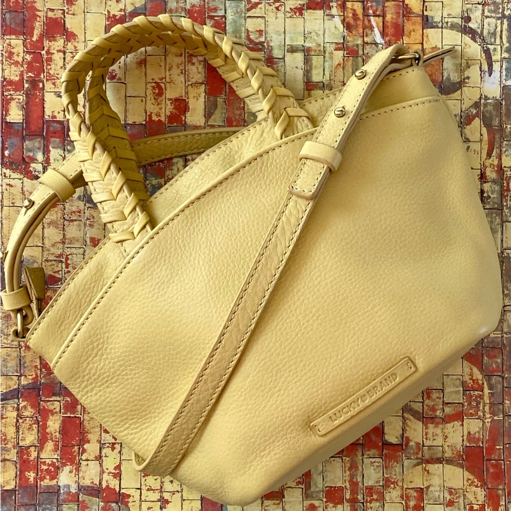 ⭐️HOST PICK⭐️ NWT Lucky Brand Kqin Leather Crossbody - Picture 2 of 16